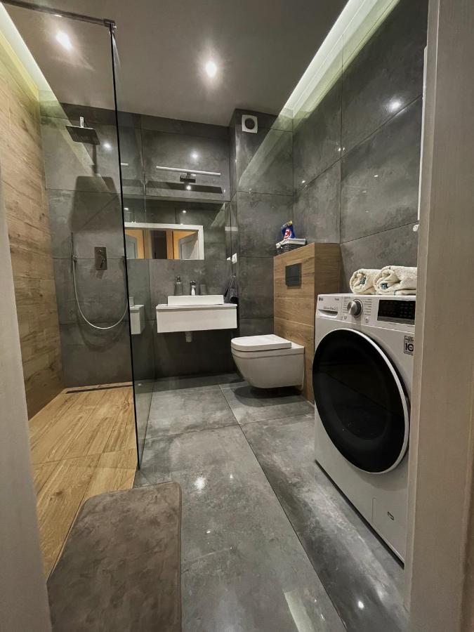 Stary ToruńApartament Sajowy Z Miejscem Postojowym W Garazu Podziemnymアパートメント エクステリア 写真